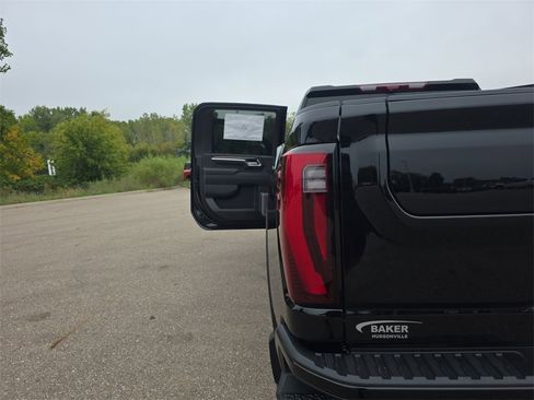 New 2026 GMC Sierra 2500 Denali w/ Denali Reserve Package image 35