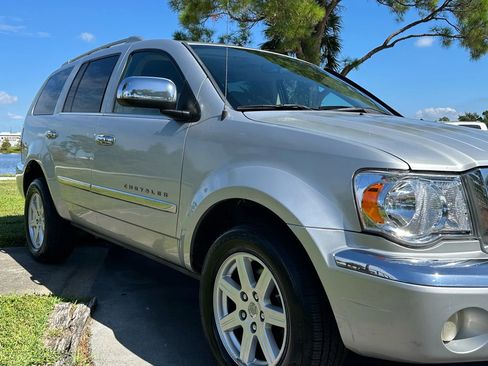 Used 2007 Chrysler Aspen Limited w/ PWR Convenience Group image 6