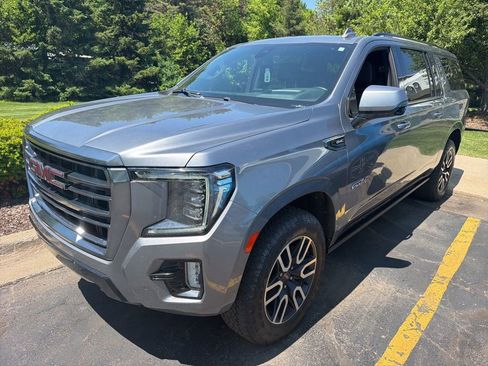 Used 2021 GMC Yukon XL AT4 w/ AT4 Premium Package AWD/4WD image 5
