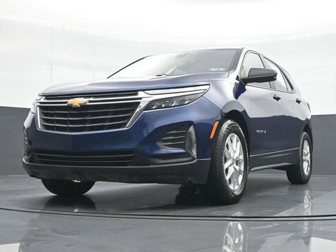 Used 2022 Chevrolet Equinox LS w/ LS Convenience Package image 16