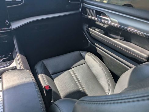 Used 2023 Jeep Wagoneer Series II w/ Convenience Group I image 15