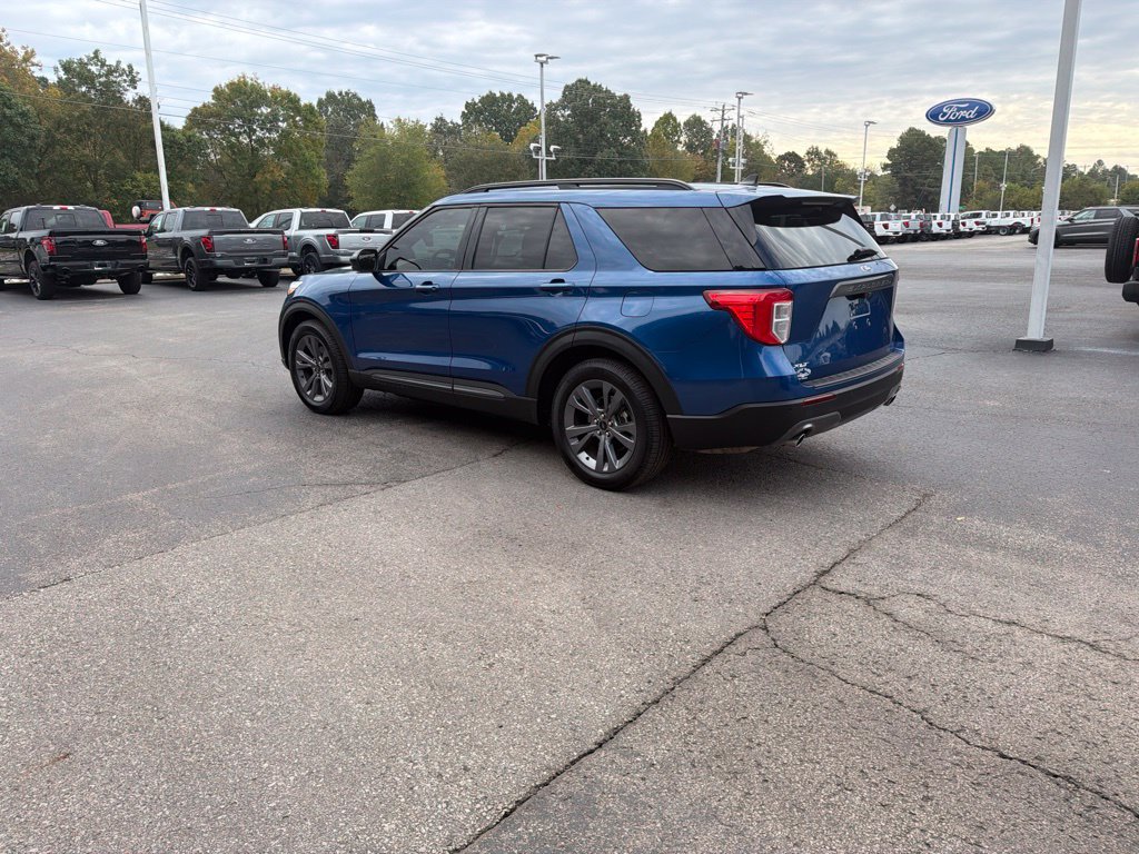 Used 2022 Ford Explorer XLT w/ Equipment Group 202A RWD image 5