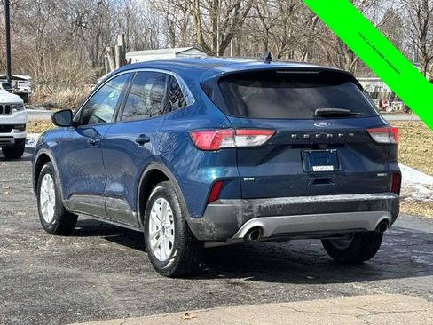 Used 2020 Ford Escape SE image 2