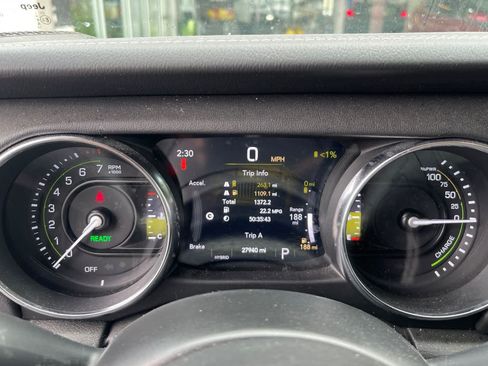 Used 2023 Jeep Wrangler Unlimited Sahara w/ Cold Weather Group AWD/4WD image 13