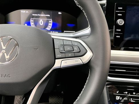 New 2026 Volkswagen Taos SE AWD/4WD image 18