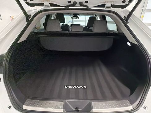 Used 2024 Toyota Venza XLE AWD/4WD image 21