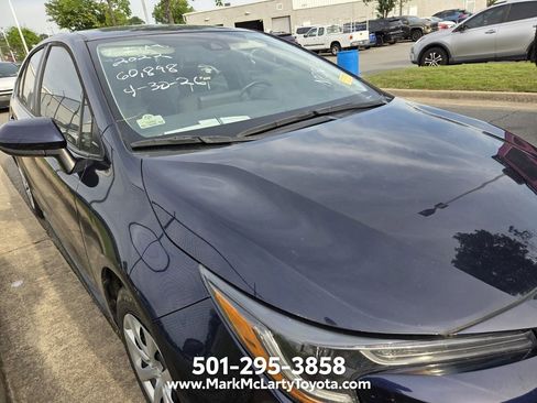 Used 2022 Toyota Corolla LE FWD image 3