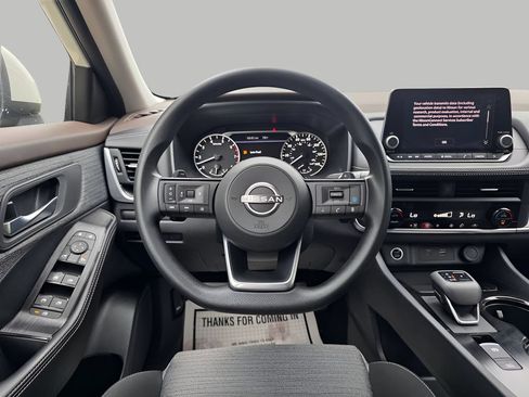 Used 2023 Nissan Rogue SV AWD/4WD image 17