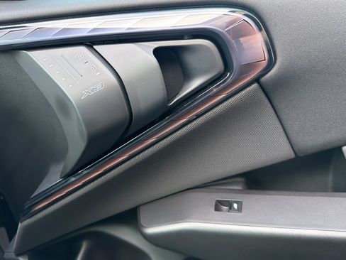 Used 2025 BMW X3 xDrive30i w/ Premium Package image 21