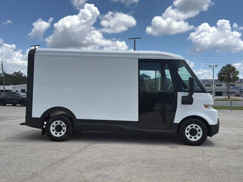 Used 2024 Chevrolet Brightdrop 400 w/ Commercial Equipment Package AWD/4WD image 11