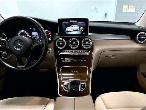 Used 2016 Mercedes-Benz GLC 300 4MATIC image 9