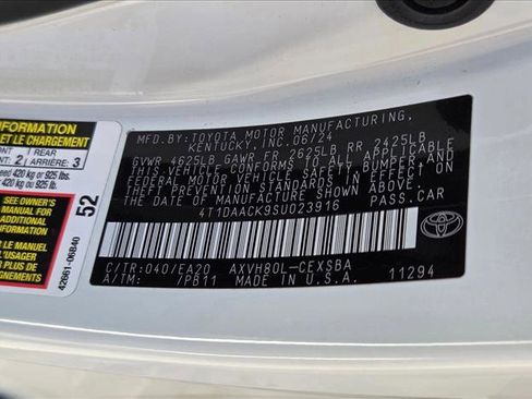 Used 2025 Toyota Camry SE image 23