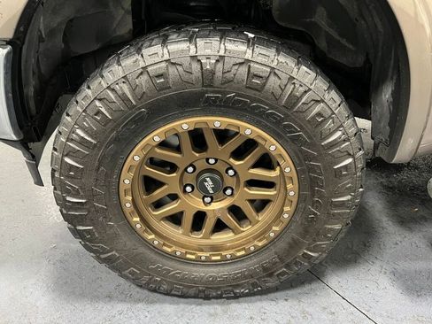 Used 2018 Ford F150 Lariat image 17