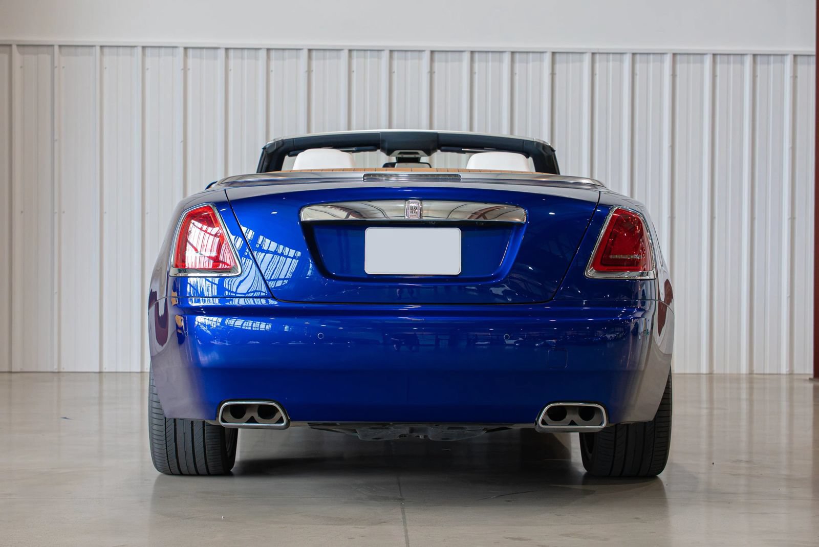 Used 2017 Rolls-Royce Dawn RWD image 13