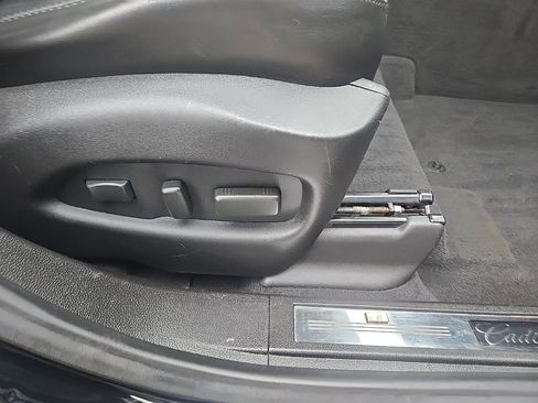 Used 2011 Cadillac SRX Luxury image 24