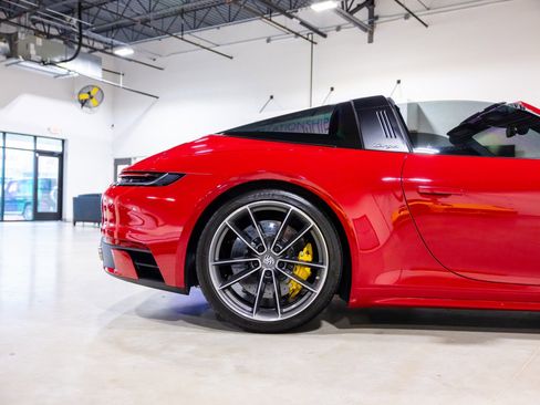 Used 2021 Porsche 911 Targa 4S Heritage Design image 25