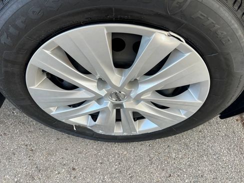 Certified 2023 Nissan Sentra S FWD image 35