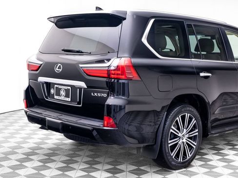 Used 2020 Lexus LX 570 4WD w/ Luxury Package image 42