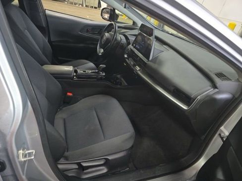 Used 2024 Toyota Prius LE image 10