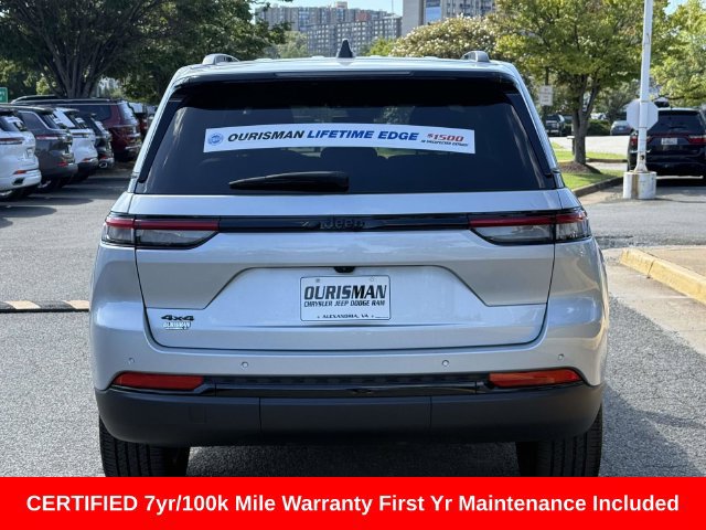 Certified 2025 Jeep Grand Cherokee Altitude AWD/4WD image 4