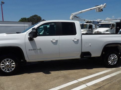 Used 2022 Chevrolet Silverado 2500 LT RWD image 4