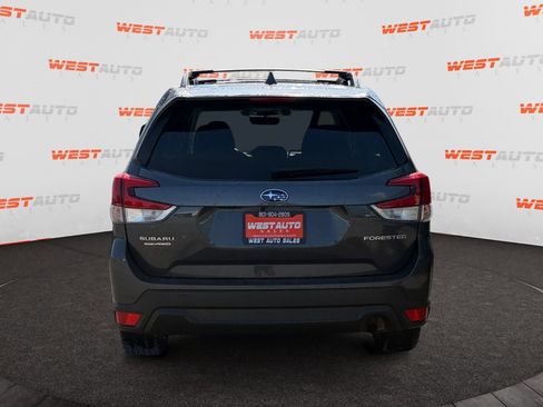Used 2021 Subaru Forester Premium AWD/4WD image 4