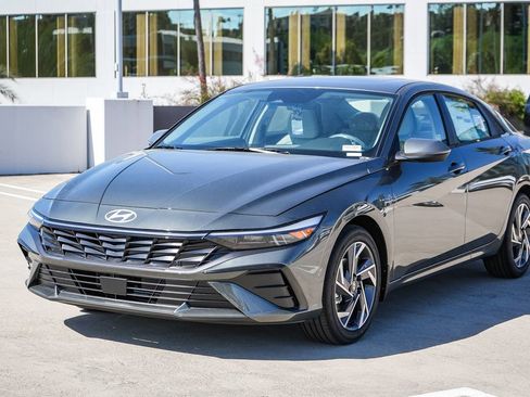 New 2026 Hyundai Elantra Limited FWD image 3