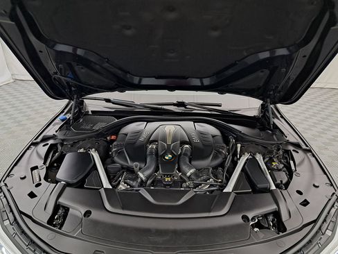 Used 2019 BMW 750i xDrive w/ M Sport Package image 50