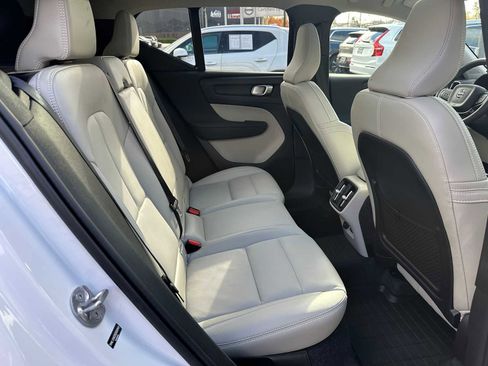 Used 2025 Volvo XC40 B5 Plus w/ Protection Package Premier image 12