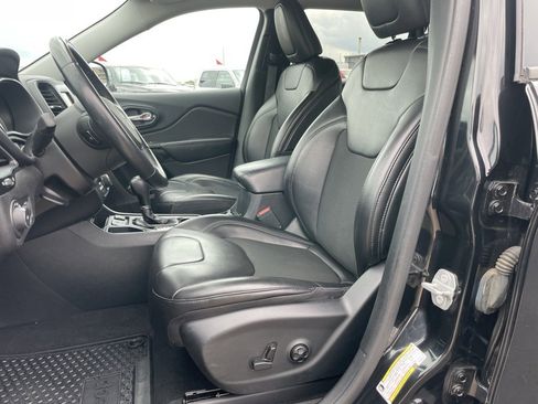 Used 2019 Jeep Cherokee Latitude Plus image 7