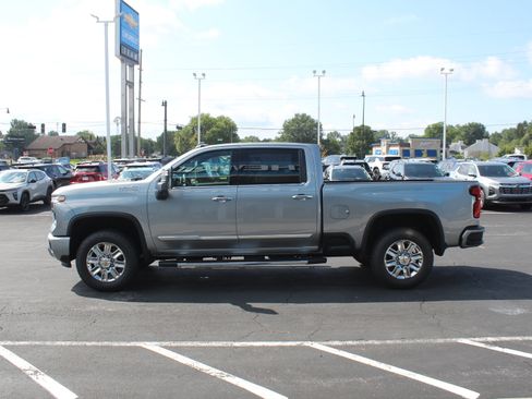 New 2026 Chevrolet Silverado 2500 High Country w/ Technology Package AWD/4WD image 9