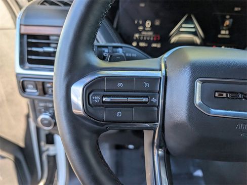 Used 2025 GMC Yukon Denali image 26