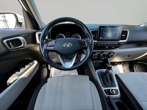 Certified 2022 Hyundai Venue SEL w/ Cargo Package FWD image 8
