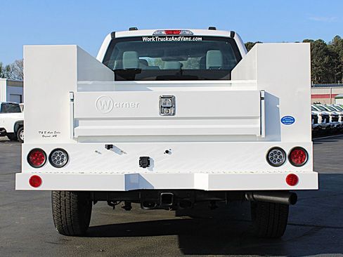 Used 2024 Ford F250 XL w/ XL Chrome Package image 8