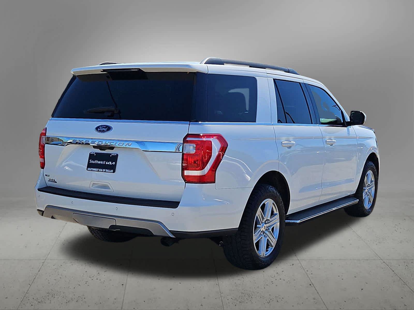 Used 2021 Ford Expedition XLT AWD/4WD image 5