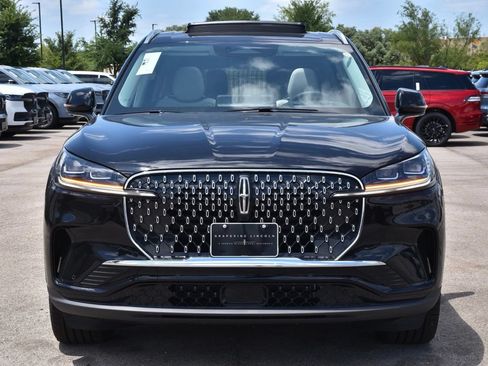 New 2026 Lincoln Aviator Reserve AWD/4WD image 2
