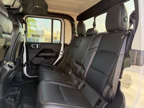 Used 2025 Jeep Gladiator Sport AWD/4WD image 26