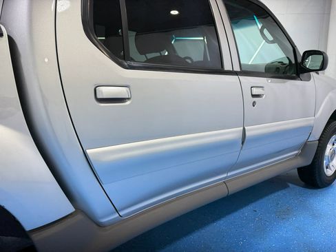 Used 2003 Ford Explorer Sport Trac XLT image 16