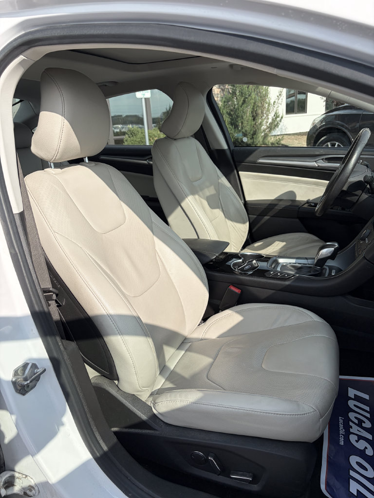 Used 2016 Ford Fusion Energi Titanium w/ Driver Assist Package FWD image 27