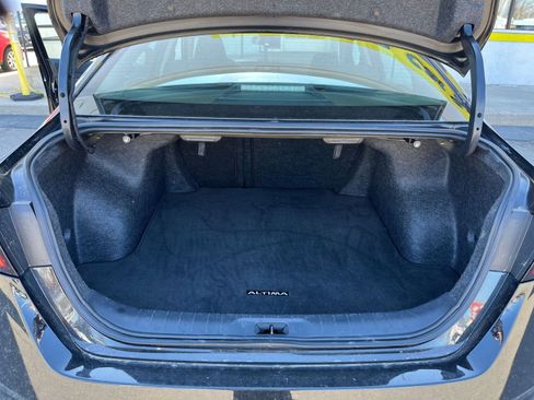 Used 2025 Nissan Altima 2.5 SV image 30