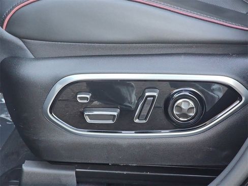 Used 2025 Jeep Wagoneer S Launch Edition image 33