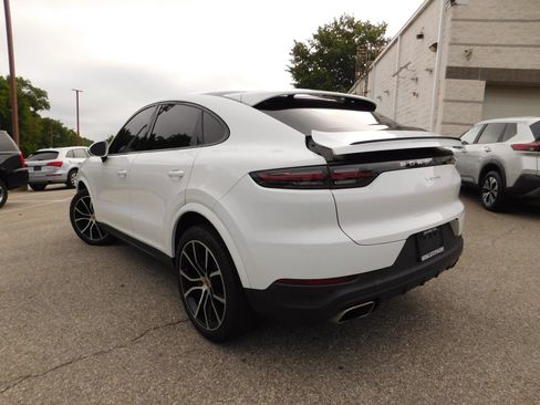 Used 2021 Porsche Cayenne Coupe AWD/4WD image 6