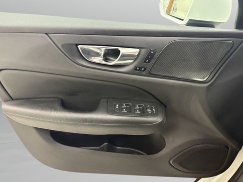 Used 2021 Volvo S60 T8 Inscription image 31