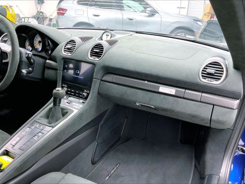 Used 2025 Porsche 718 Cayman GT4 RS image 21