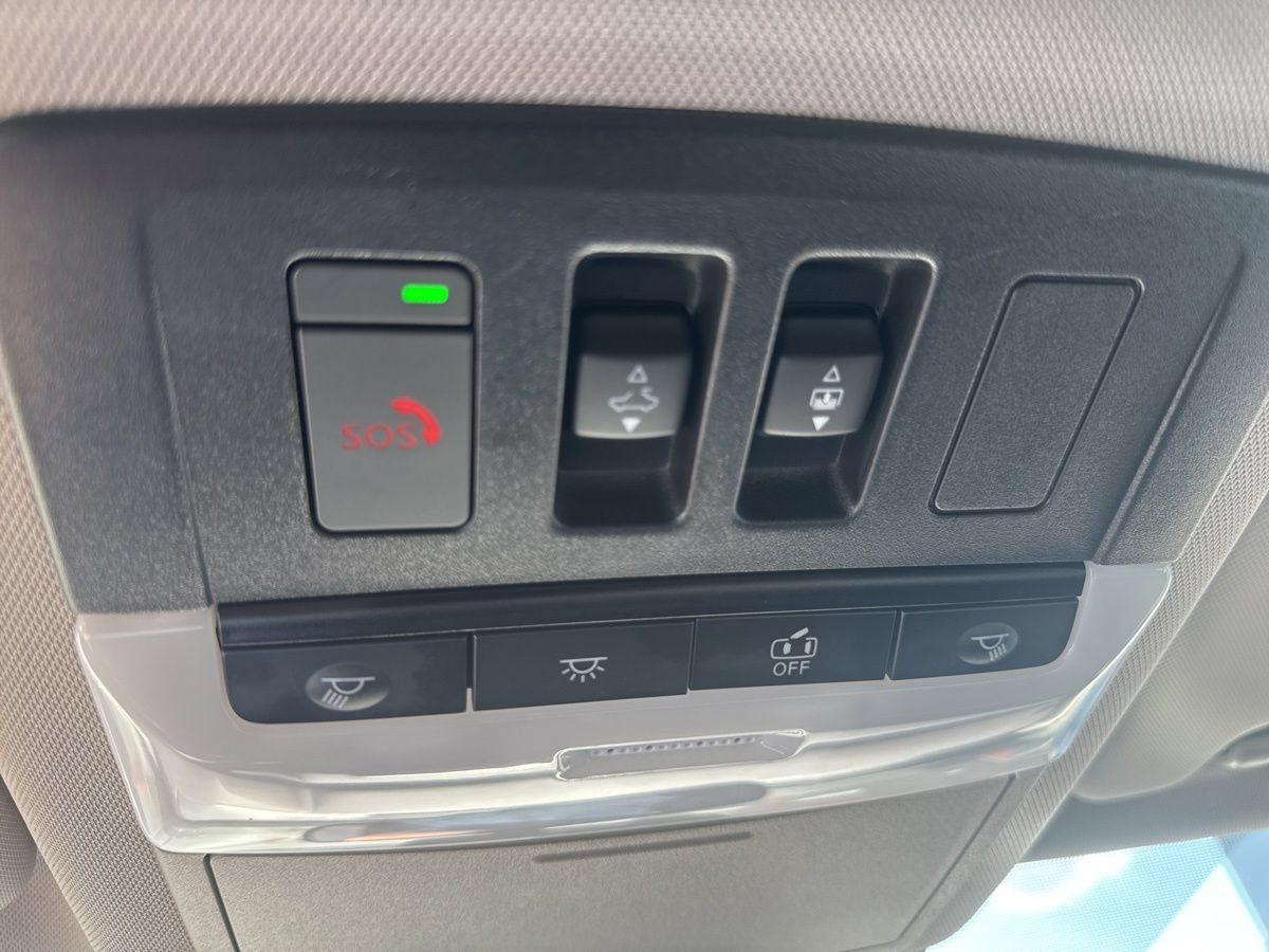 Used 2023 Nissan Rogue SV w/ SV Premium B Package AWD/4WD image 30