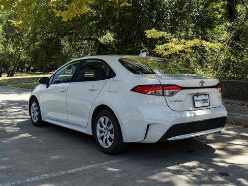 Used 2022 Toyota Corolla LE FWD image 7