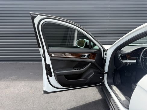 Certified 2018 Porsche Panamera 4 AWD/4WD image 23