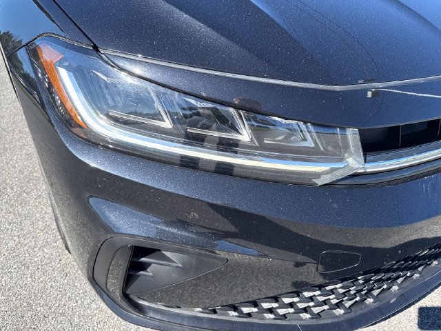 Used 2025 Volkswagen Jetta Sport FWD image 12