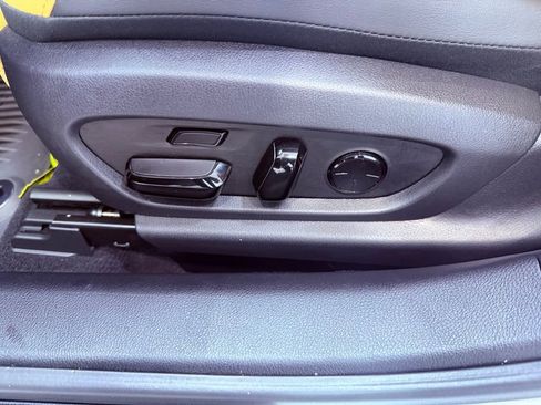 Certified 2025 Lexus ES 300h Ultra Luxury w/ Accessory Package (Z1) image 22