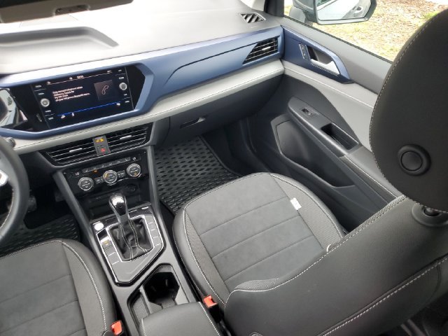 Certified 2024 Volkswagen Taos SE FWD image 9